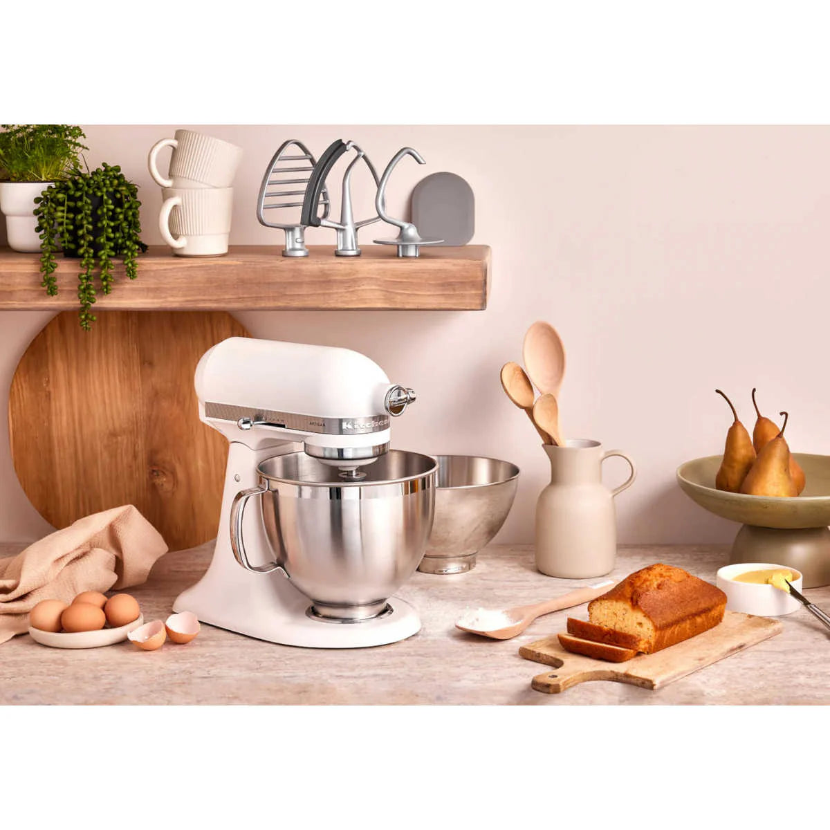 KitchenAid White Artisan Stand Mixer Tilt Head with 5 Accessories - New Condition