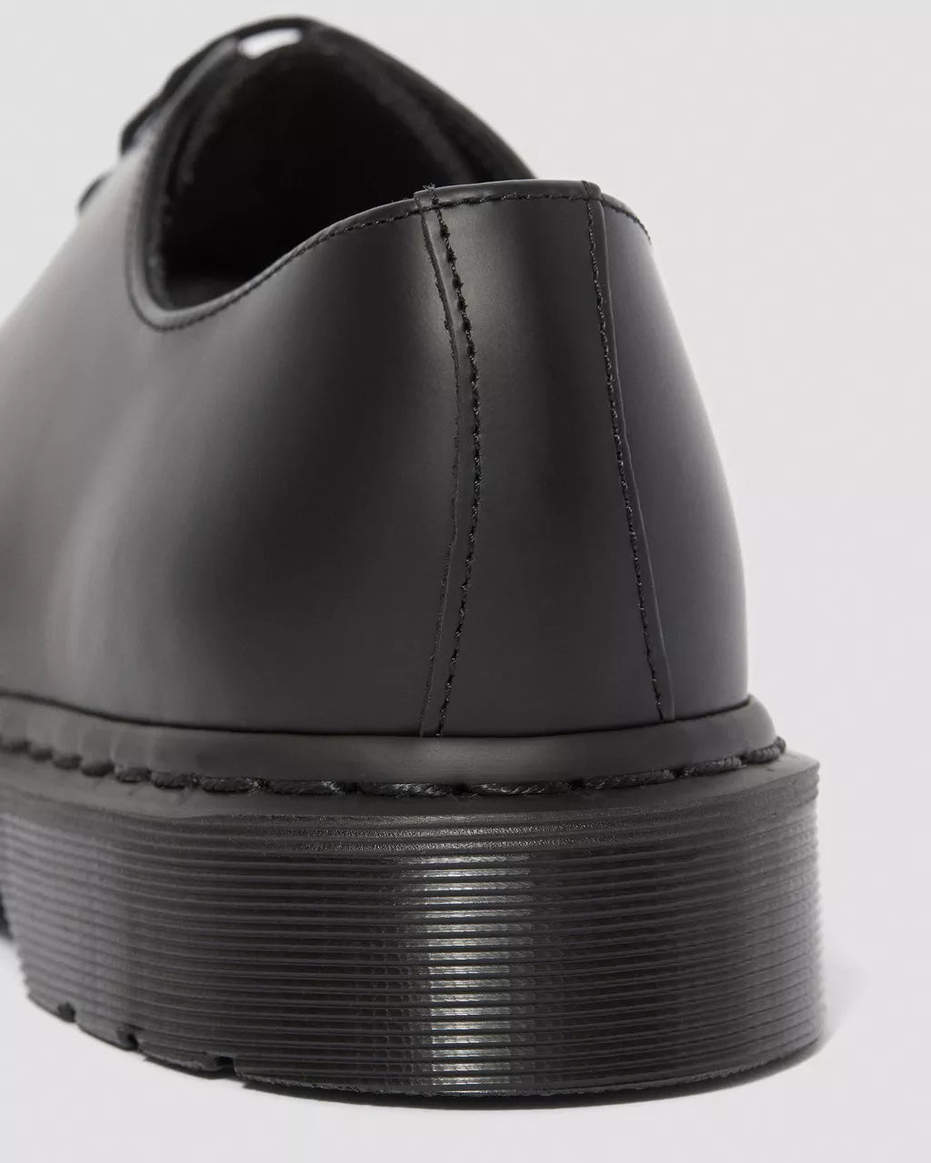 Dr. Martens Unisex 1461 Mono 3-Eye Shoe Smooth Leather Black - Good Condition
