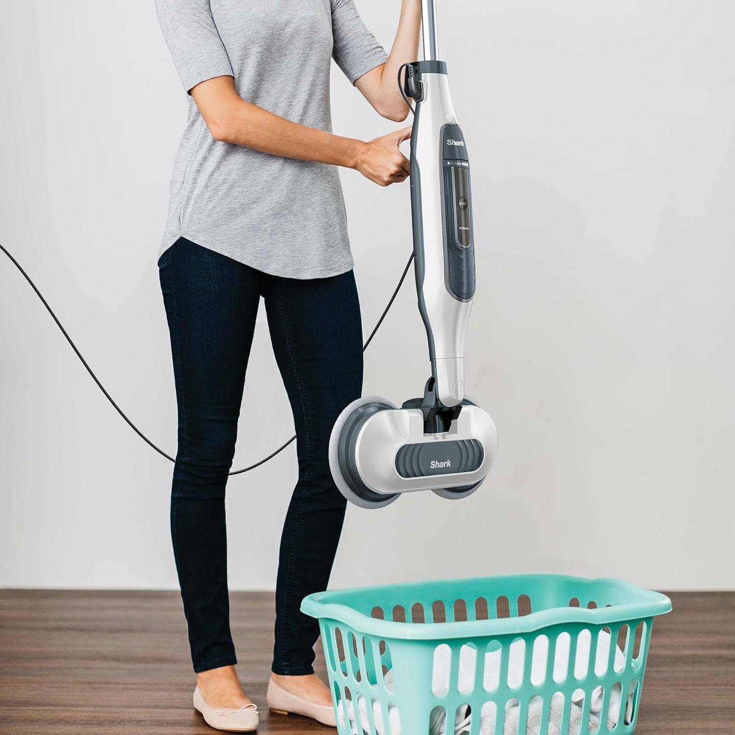 Shark Steam & Scrub Automatic Steam Mop, Hard Floor Cleaner & Steamer - Excellent Condition