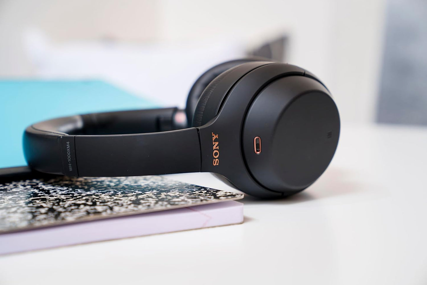 Sony WH-1000XM4 Wireless Noise Cancelling Headphones – Black - Excellent Condition