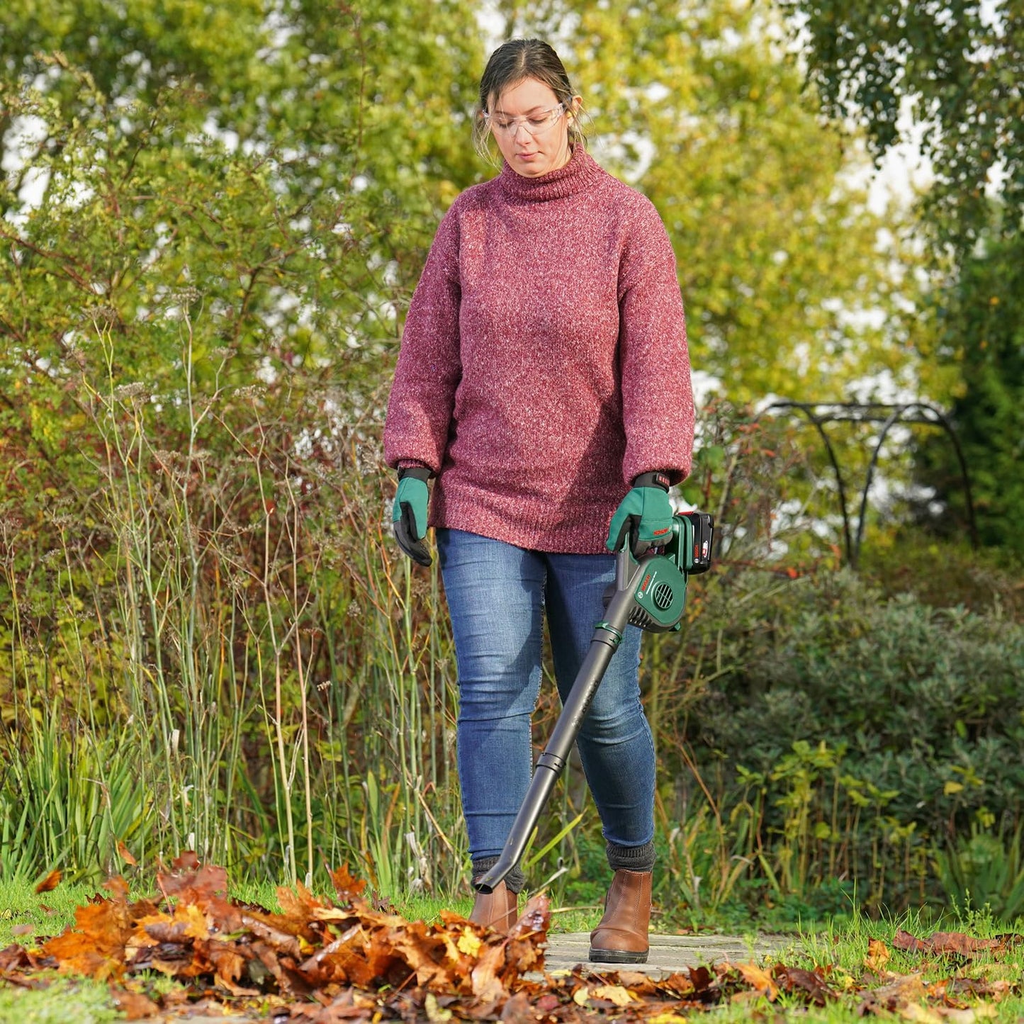 Bosch UniversalLeafBlower 18V-130 Cordless Leaf Blower – 18V (Tool Only) - New Condition